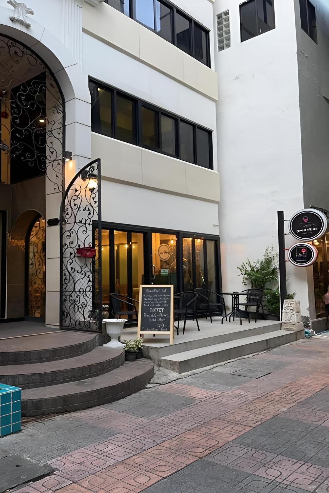 Bnb98 Silom Hotel Bangkok Exterior foto